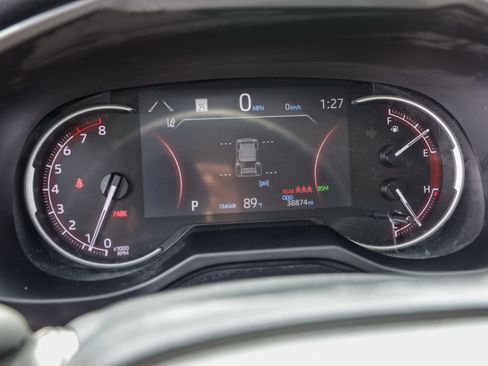 Used 2025 Toyota RAV4 XLE FWD image 29