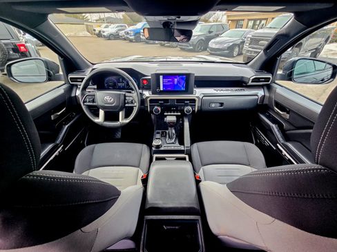 Used 2024 Toyota Tacoma TRD Off-Road image 2