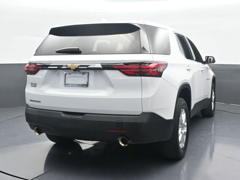 Used 2022 Chevrolet Traverse LS image 5