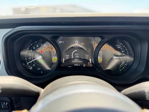 Used 2024 Jeep Wrangler Unlimited Sahara AWD/4WD image 10
