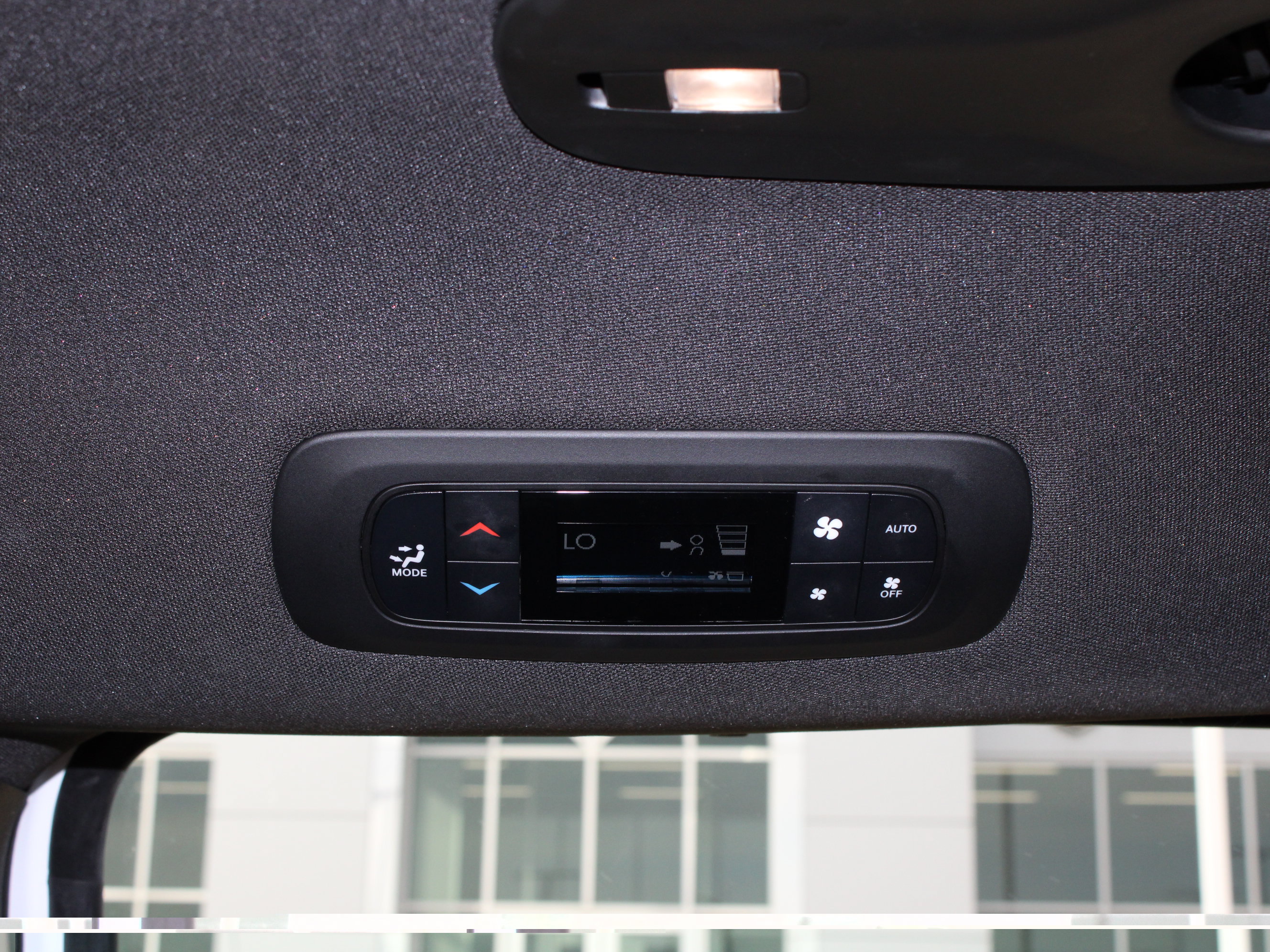 Used 2026 Chrysler Pacifica Select FWD image 36