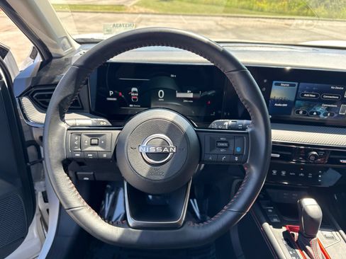 Certified 2025 Nissan Kicks SR FWD image 20