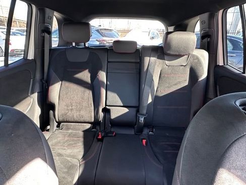 Used 2023 Mercedes-Benz GLB 250 4MATIC image 13
