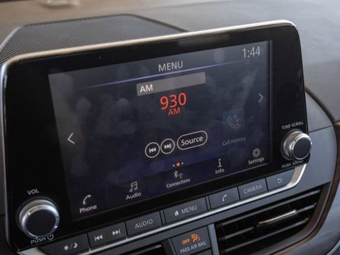 Used 2024 Nissan Altima 2.5 SV image 18