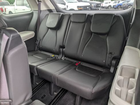 Used 2024 Kia Carnival LX FWD image 10