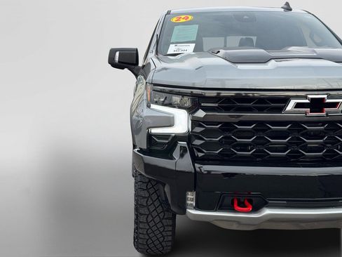 Used 2024 Chevrolet Silverado 1500 ZR2 w/ Technology Package image 11