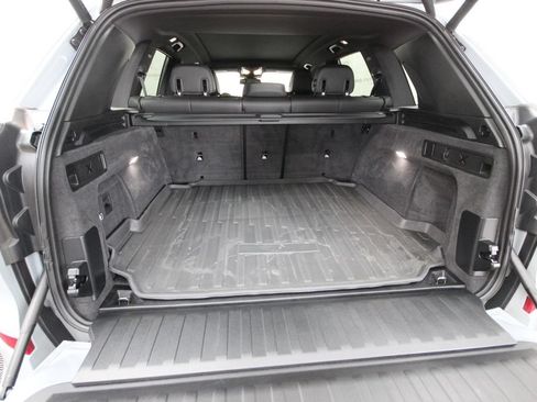 Used 2025 BMW X5 xDrive40i w/ M Sport Package AWD/4WD image 8