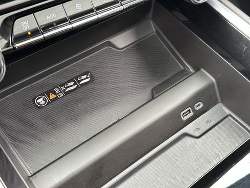 Used 2025 Chevrolet Suburban High Country w/ Sun And Tow Package image 44