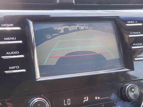 Used 2018 Toyota Camry SE w/ Moonroof Package FWD image 26