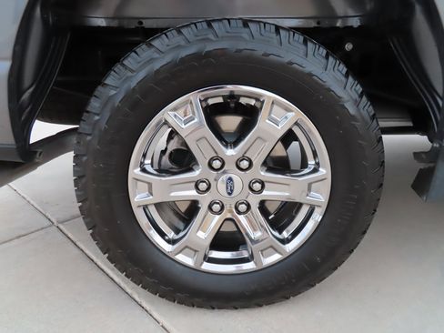 Used 2023 Ford F150 Lariat image 10