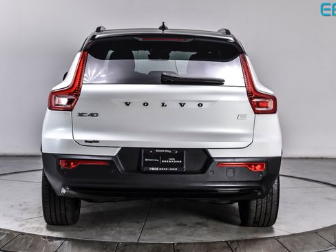 Used 2023 Volvo XC40 Recharge Plus AWD/4WD image 5