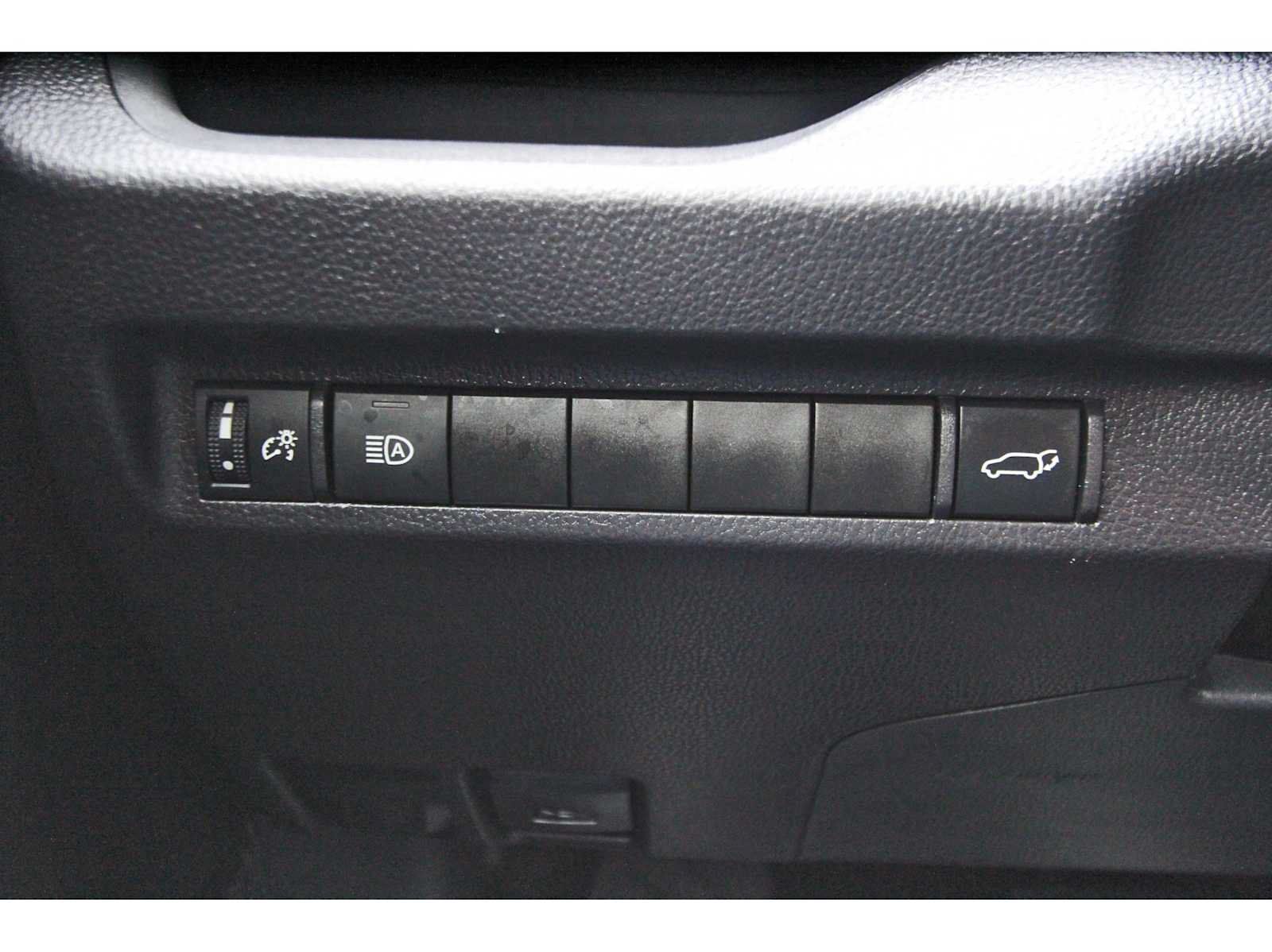 Used 2024 Toyota RAV4 XLE w/ Convenience Package FWD image 19