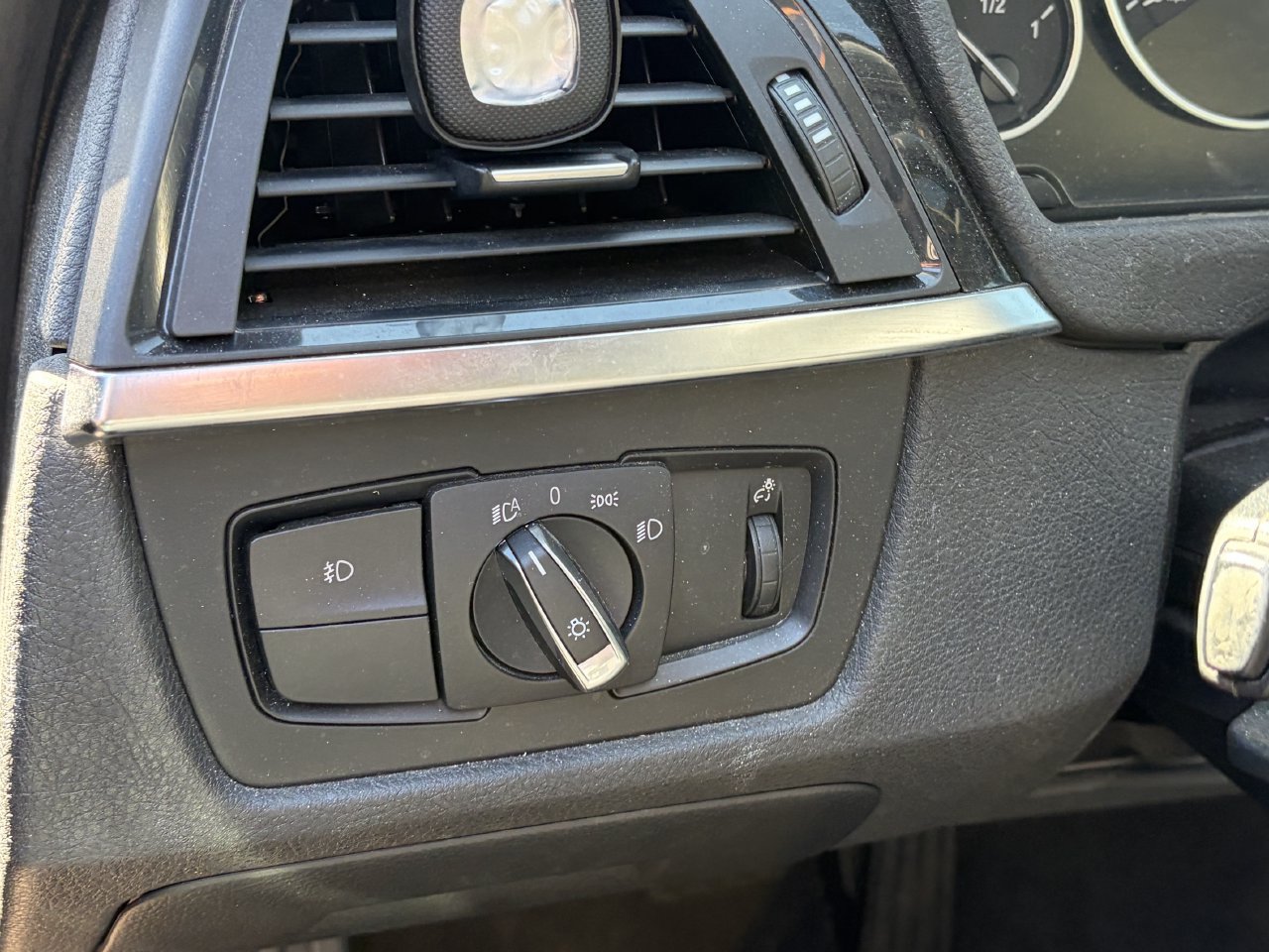 Used 2015 BMW 328i Sedan RWD image 10