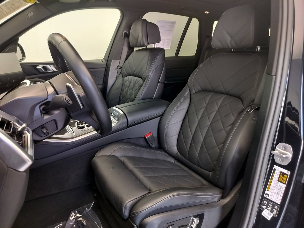 Certified 2026 BMW X5 M60i AWD/4WD image 9