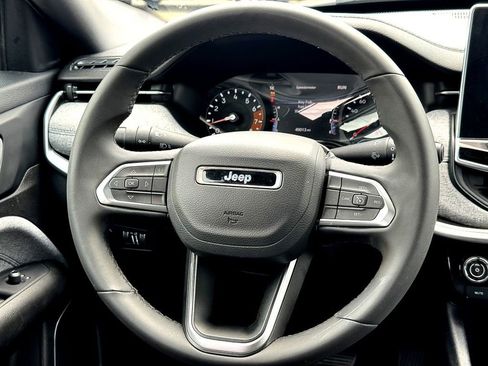 Used 2024 Jeep Compass Latitude AWD/4WD image 29