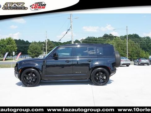 Used 2023 Land Rover Defender 110 X-Dynamic SE AWD/4WD image 5