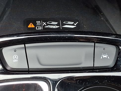 Certified 2026 Chevrolet Trax RS w/ Sunroof Package FWD image 26