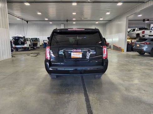 Used 2015 GMC Yukon XL SLT w/ HD Trailering Package image 7
