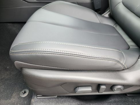 New 2026 Subaru Outback Limited AWD/4WD image 19