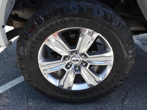Used 2015 Ford F150 Platinum w/ Equipment Group 701A Luxury AWD/4WD image 32