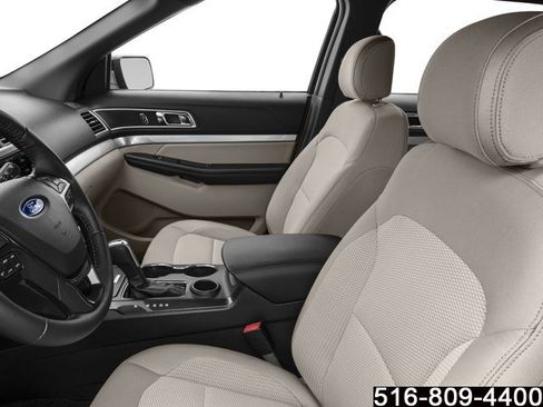 Used 2017 Ford Explorer XLT w/ Equipment Group 202A AWD/4WD image 10