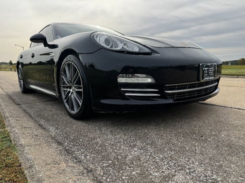Used 2013 Porsche Panamera 4 image 2