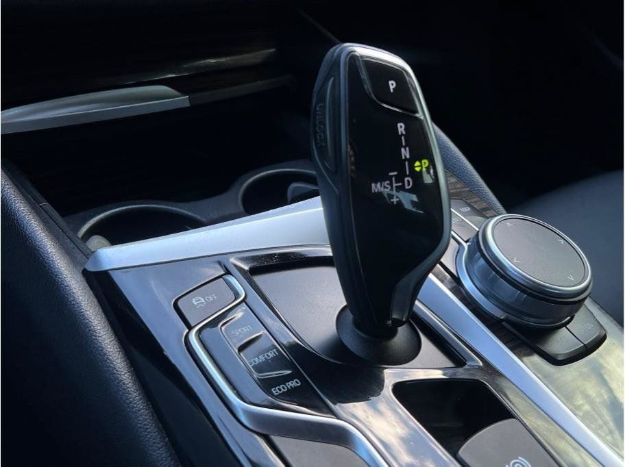 Used 2018 BMW 530i RWD image 15