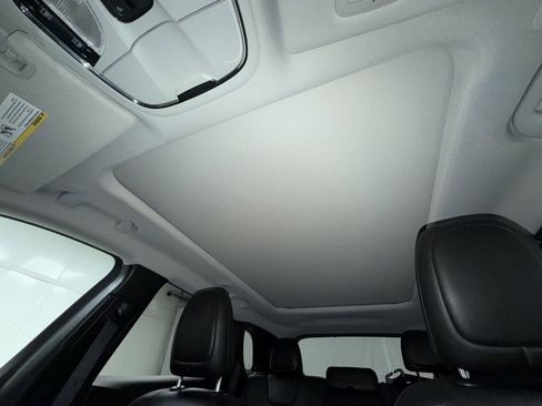 Used 2020 Jeep Cherokee Limited image 16