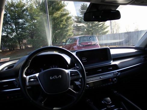 Certified 2022 Kia Telluride EX w/ EX Premium Package image 6