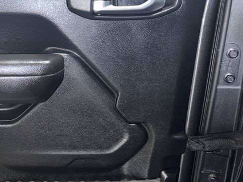 Used 2018 Jeep Wrangler Unlimited Sport S image 27