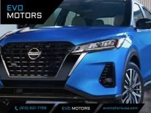Used 2022 Nissan Kicks S FWD image 1