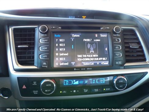 Used 2018 Toyota Highlander Limited FWD image 39