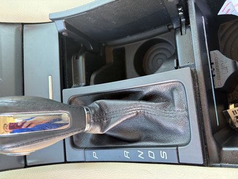 Used 2015 Ford Taurus Limited FWD image 17