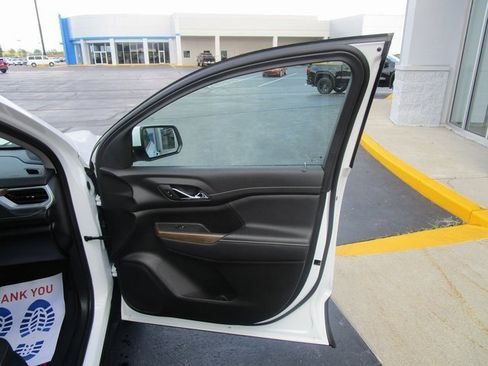 Certified 2023 GMC Acadia SLE w/ Driver Convenience Package image 24