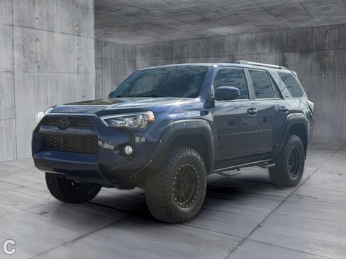 Used 2019 Toyota 4Runner SR5 AWD/4WD image 2