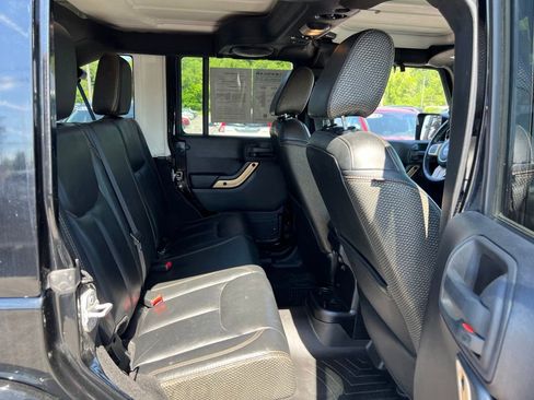 Used 2014 Jeep Wrangler Unlimited Sahara AWD/4WD image 26