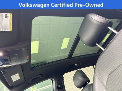 Certified 2024 Volkswagen Tiguan SEL R-Line image 20