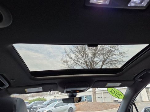 Used 2022 Buick Enclave Premium w/ Experience Buick Package image 31