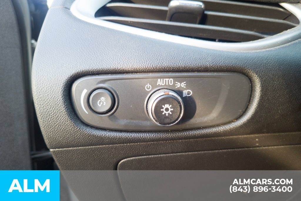 Used 2024 Chevrolet Malibu LT FWD image 16