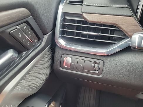 New 2026 GMC Acadia Denali Ultimate w/ LPO, All-Weather Package FWD image 20