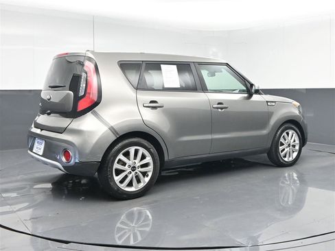 Used 2019 Kia Soul + FWD image 5