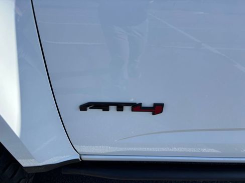 Used 2022 GMC Canyon AT4 AWD/4WD image 10