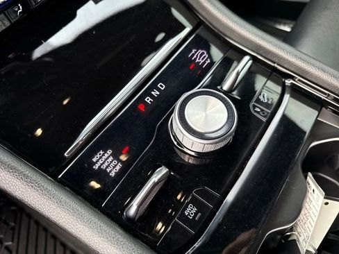 Used 2023 Jeep Grand Cherokee Overland w/ Luxury Tech Group IV image 26