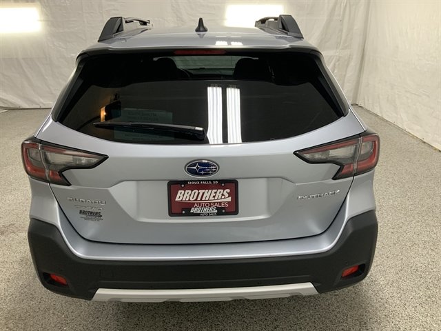 Used 2023 Subaru Outback Limited AWD/4WD image 6