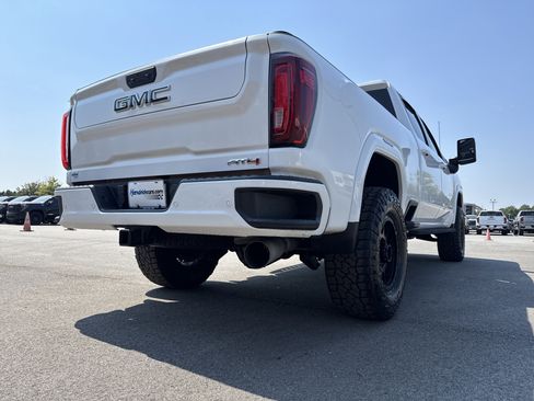 Used 2021 GMC Sierra 2500 AT4 w/ AT4 Premium Plus Package image 10
