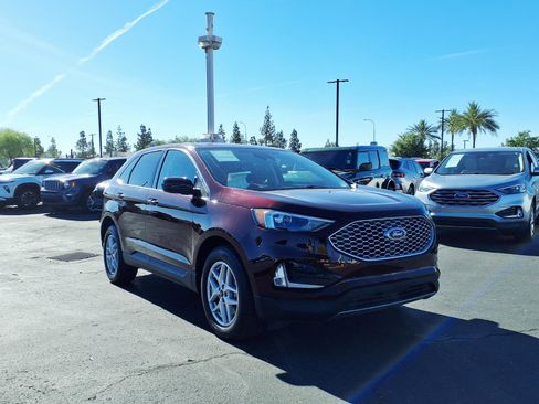 Certified 2024 Ford Edge SEL w/ Convenience Package AWD/4WD image 8