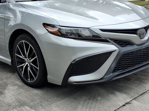 Used 2021 Toyota Camry SE image 11