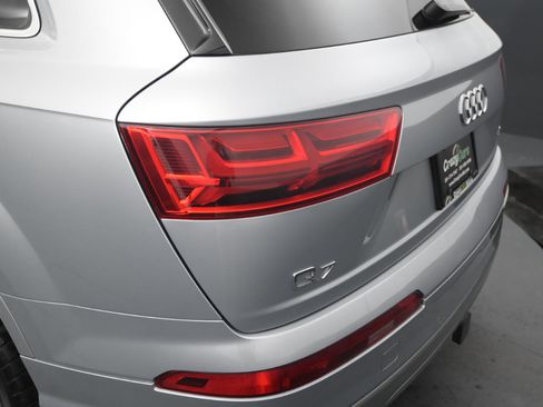 Used 2018 Audi Q7 3.0T Prestige image 16