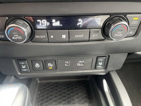 Used 2024 Nissan Frontier SV w/ SV Convenience Package image 28