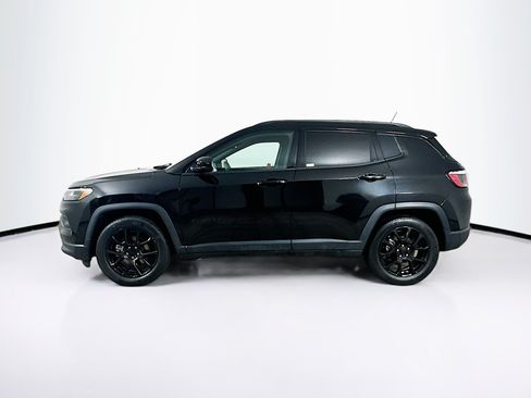 Used 2022 Jeep Compass Latitude FWD image 4